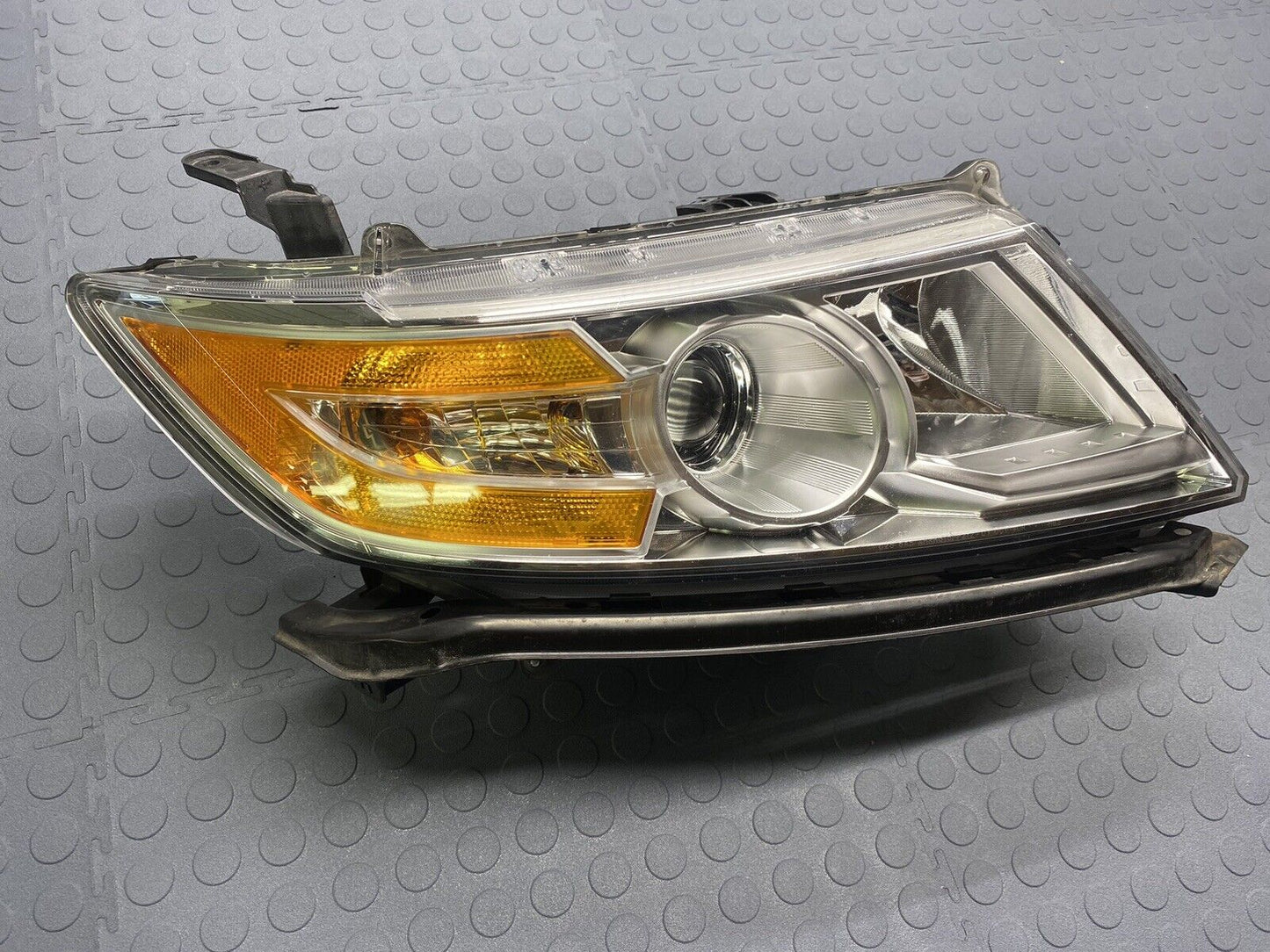 2011 - 2013 Honda Odyssey Right Passenger Headlight Xenon HID NICE! ALL TABS!