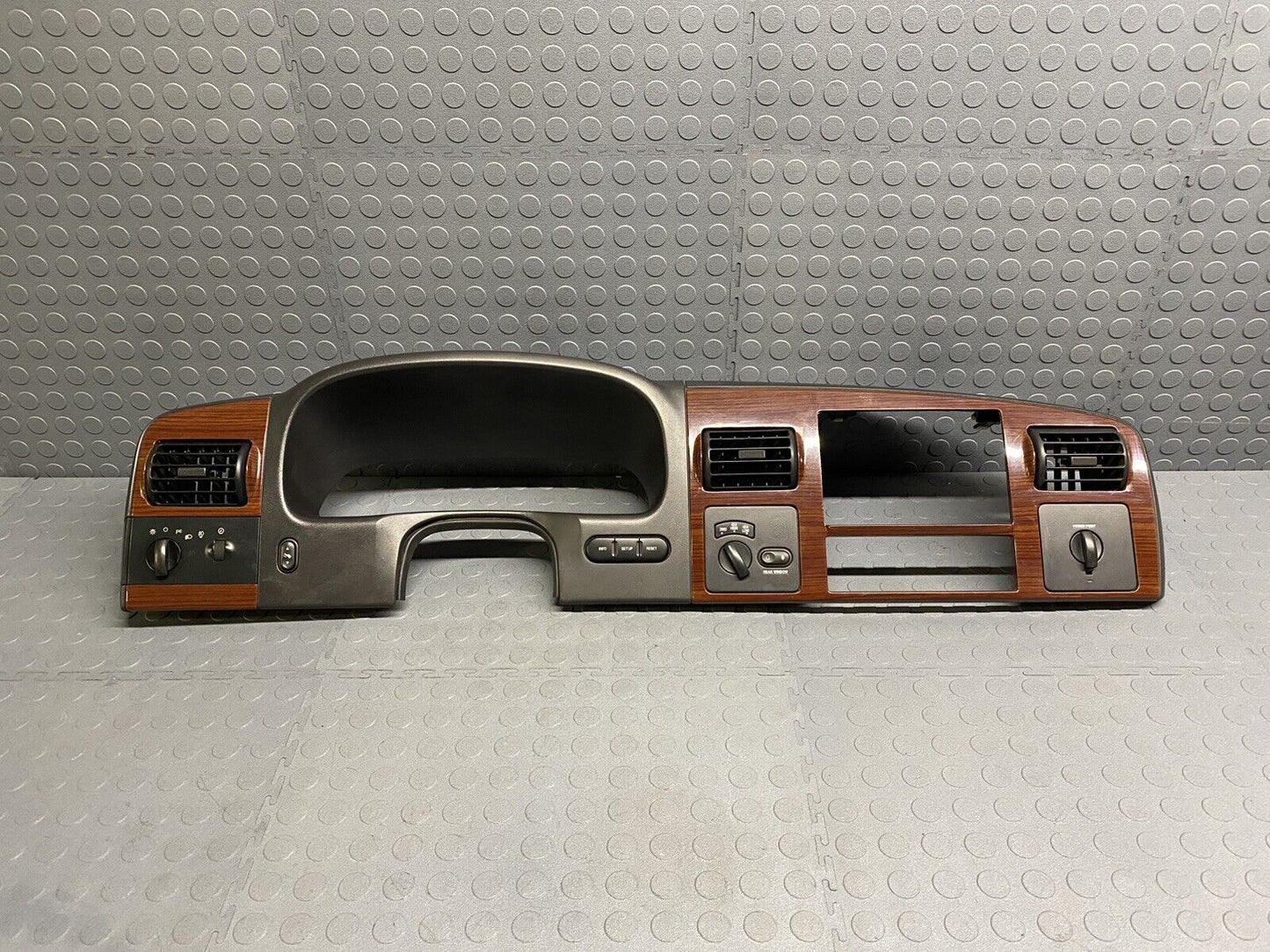 2005-2007 Ford F250 F350 Dash Cluster Bezel Trim Panel Lariat Wood Trim Surround