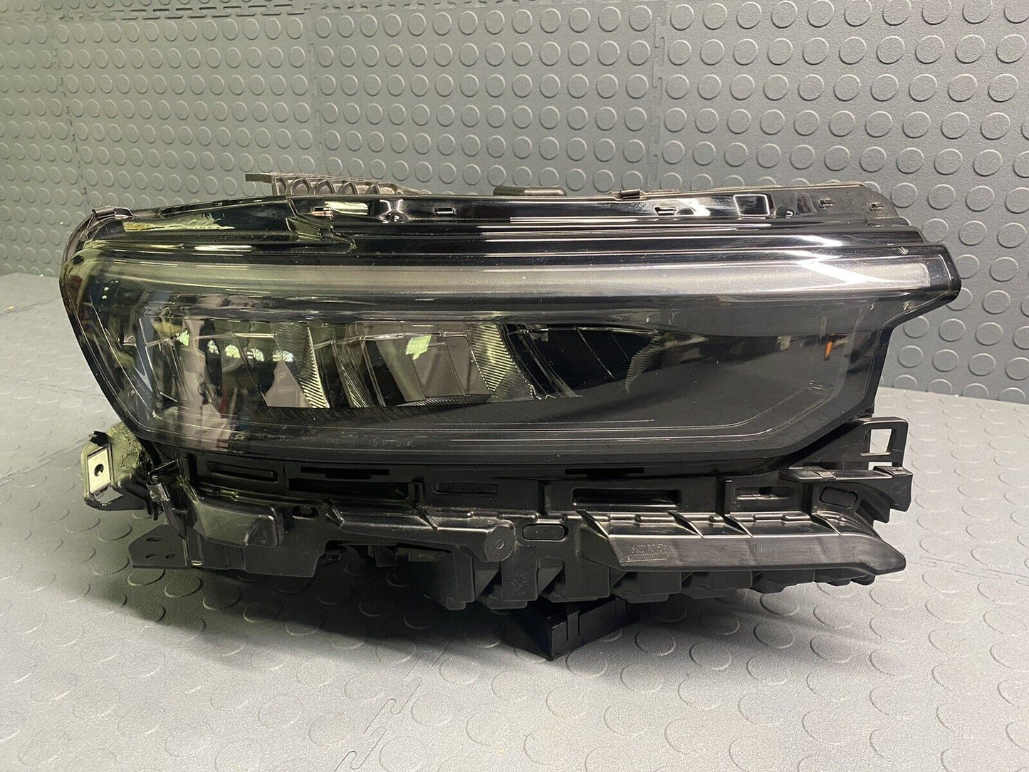 2022-2024 JEEP GRAND CHEROKEE RIGHT HEADLIGHT HEADLAMP LED OEM 68376992AE