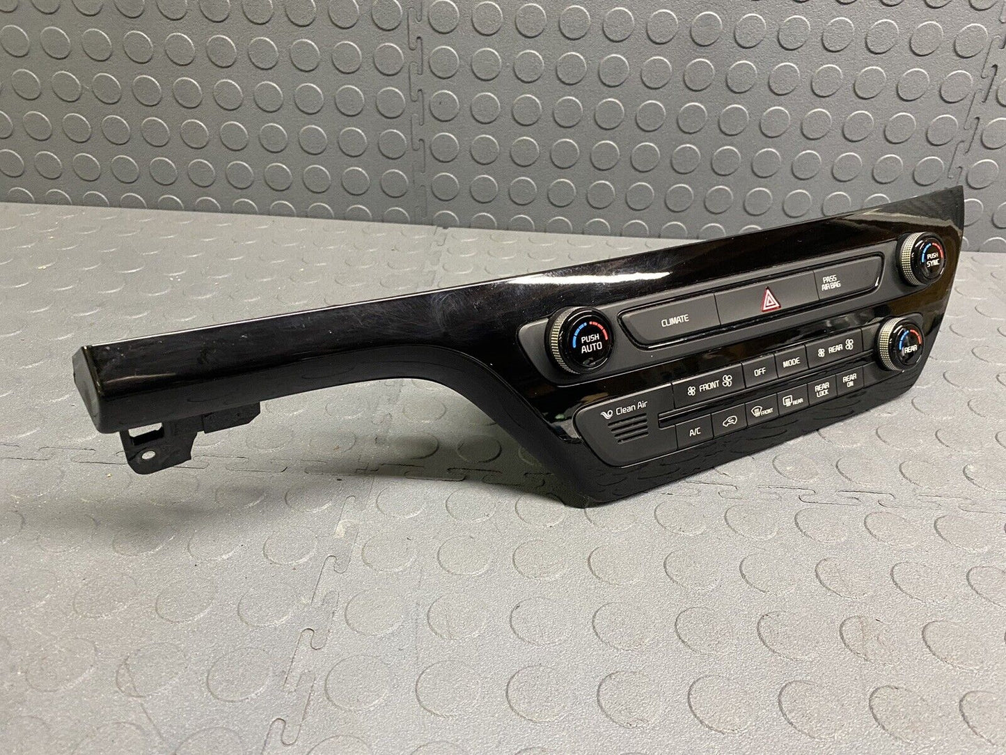 2015 Kia Sedona AC Climate Air Control Dash Mount 97250-A9420 Factory OEM