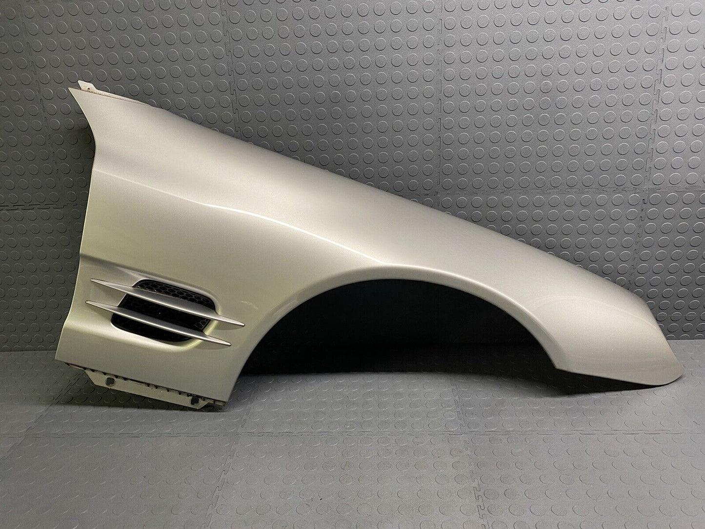 03-08 Mercedes R230 SL500 SL550 SL55 Fender Front Right Passenger Side OEM 68k