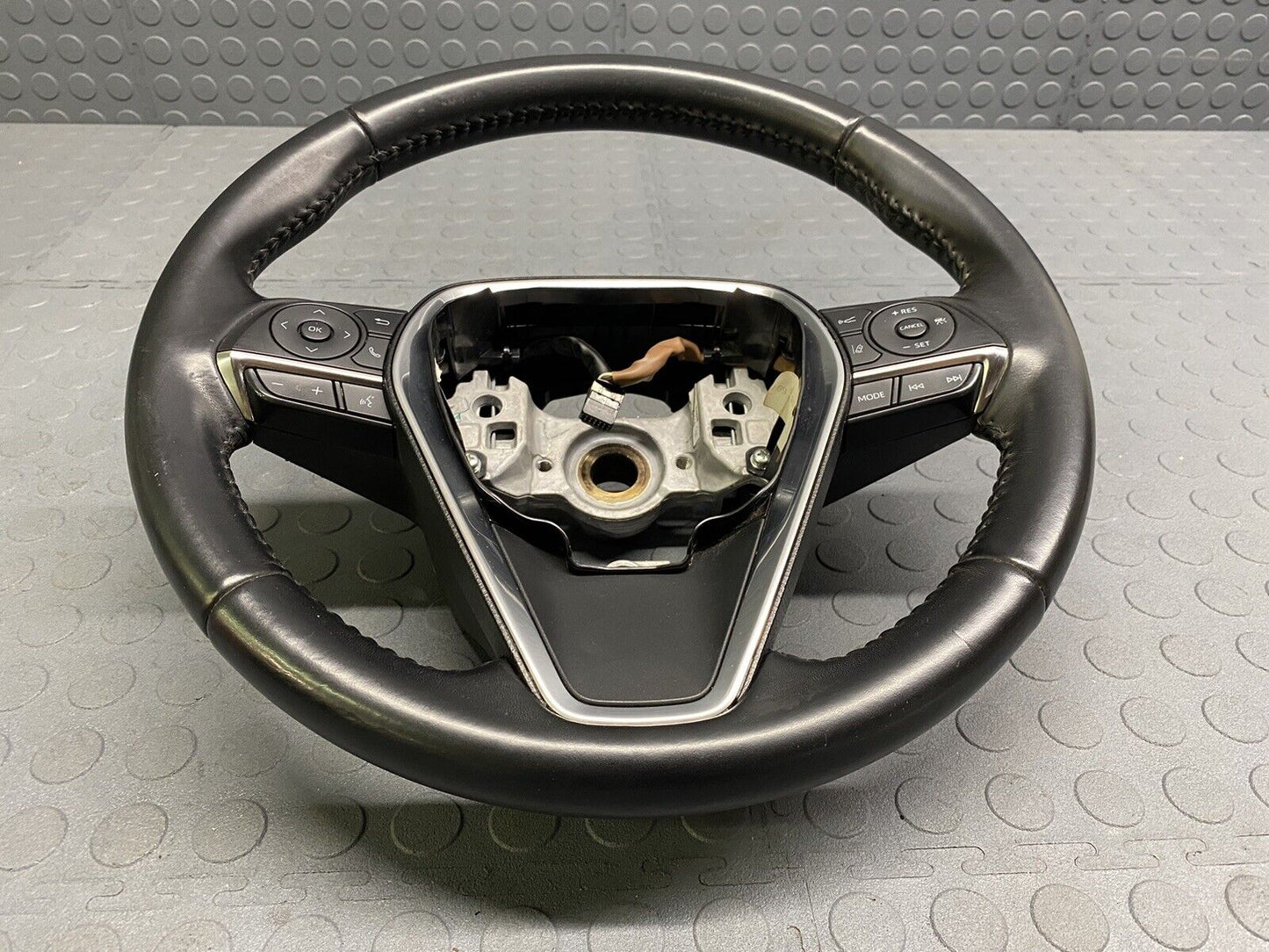 18 19 20 21 22 23 TOYOTA CAMRY STEERING WHEEL BLACK LEATHER CRUISE CONTROL ACC