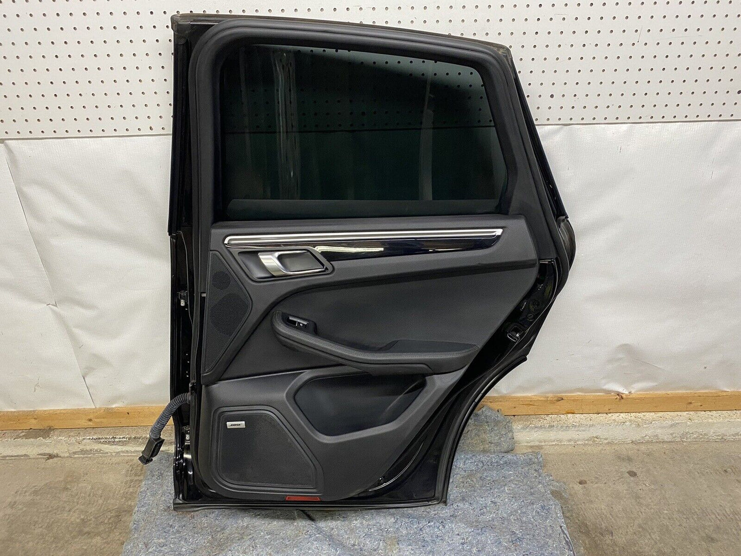 15-21 PORSCHE MACAN 95B DOOR ASSEMBLY REAR RIGHT PASSENGER BLACK COMPLETE