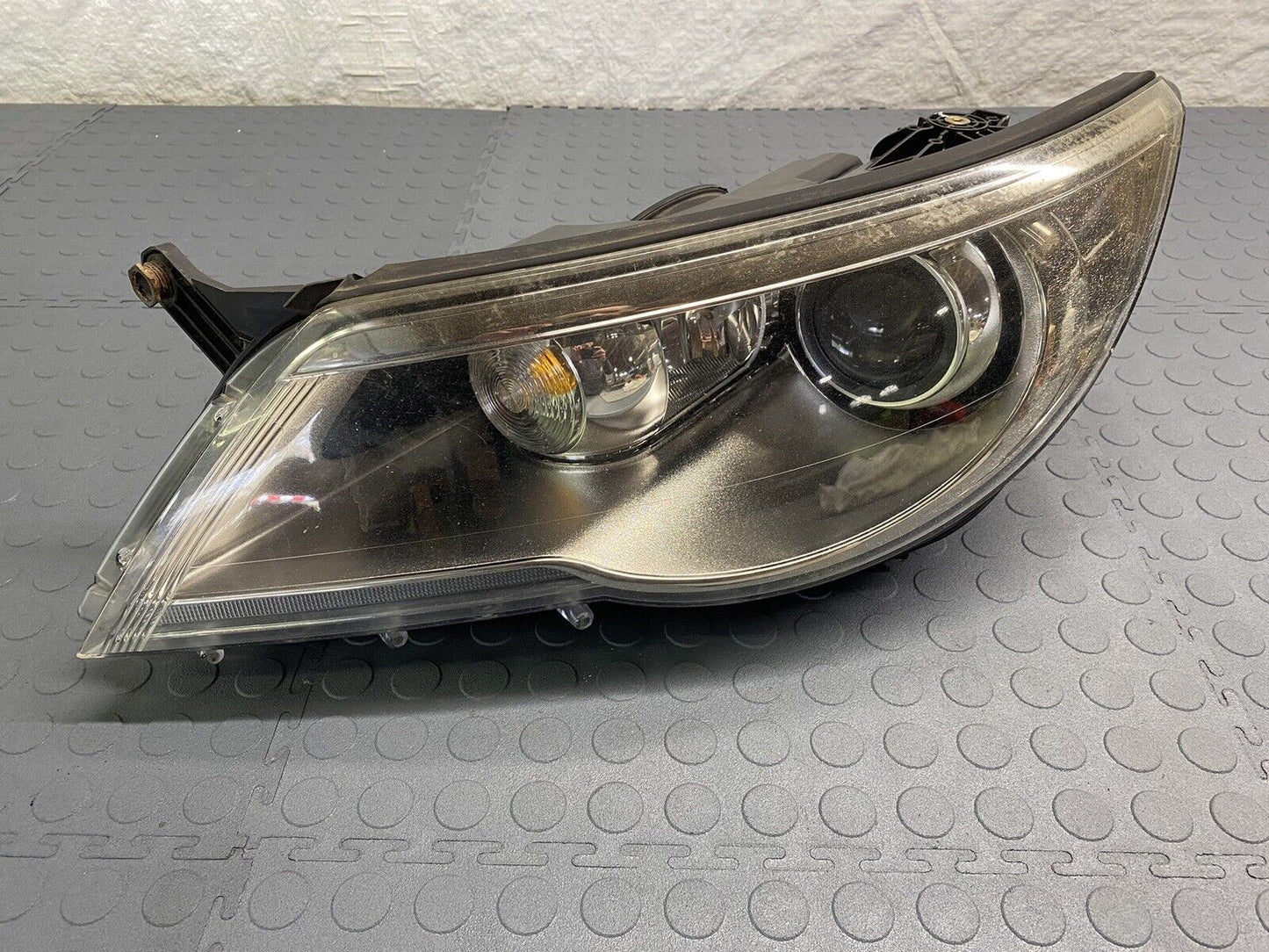 2009 - 2011 VW Tiguan Driver Left LH Xenon HID Headlight AFS Headlamp