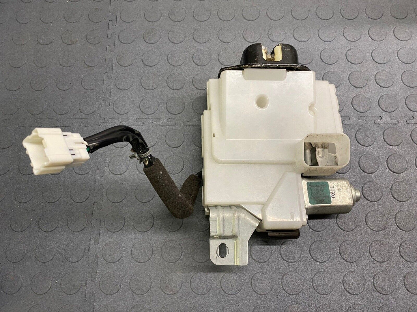 2011 - 2017 NISSAN QUEST REAR TAILGATE HATCH POWER LOCK LATCH ACTUATOR OEM