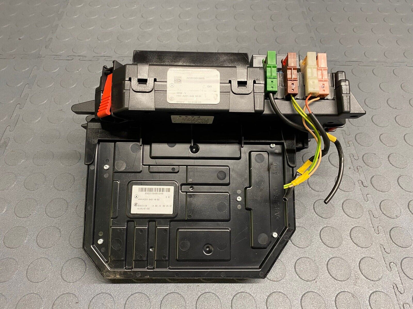 07-13 Mercedes W221 W216 S550 CL550 Front Under Hood Fuse Box Sam Module