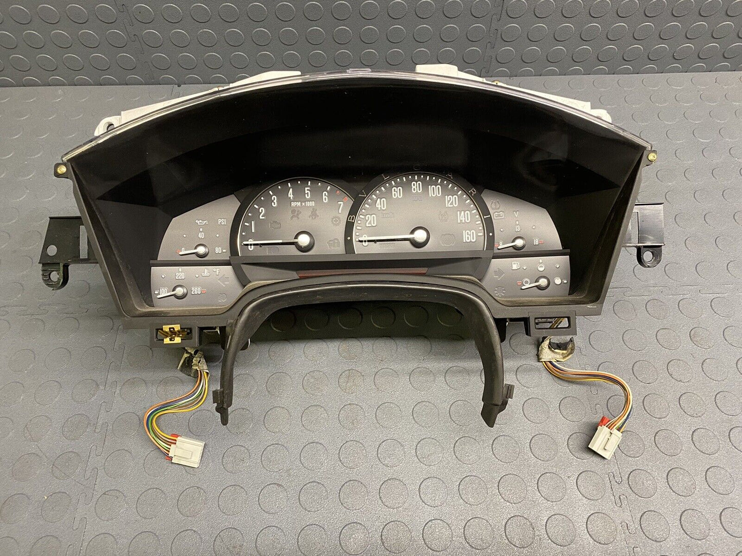 04-05 Cadillac XLR Instrument Gauge Cluster Speedometer 21993924 OEM 65k Miles