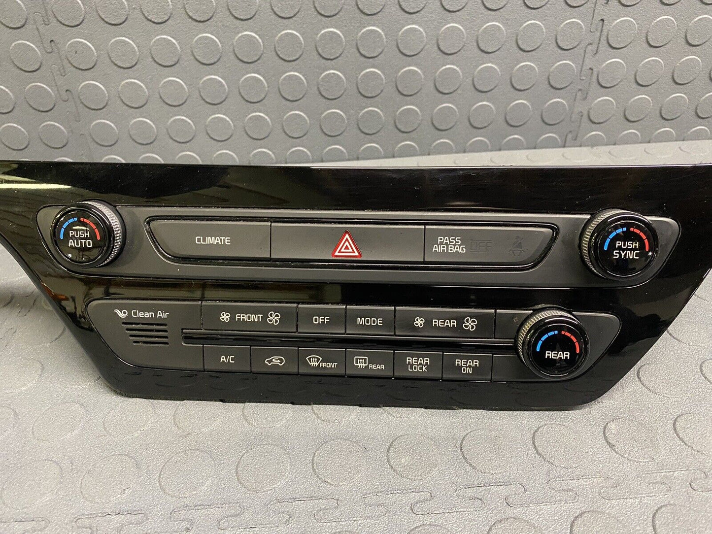 2015 Kia Sedona AC Climate Air Control Dash Mount 97250-A9420 Factory OEM