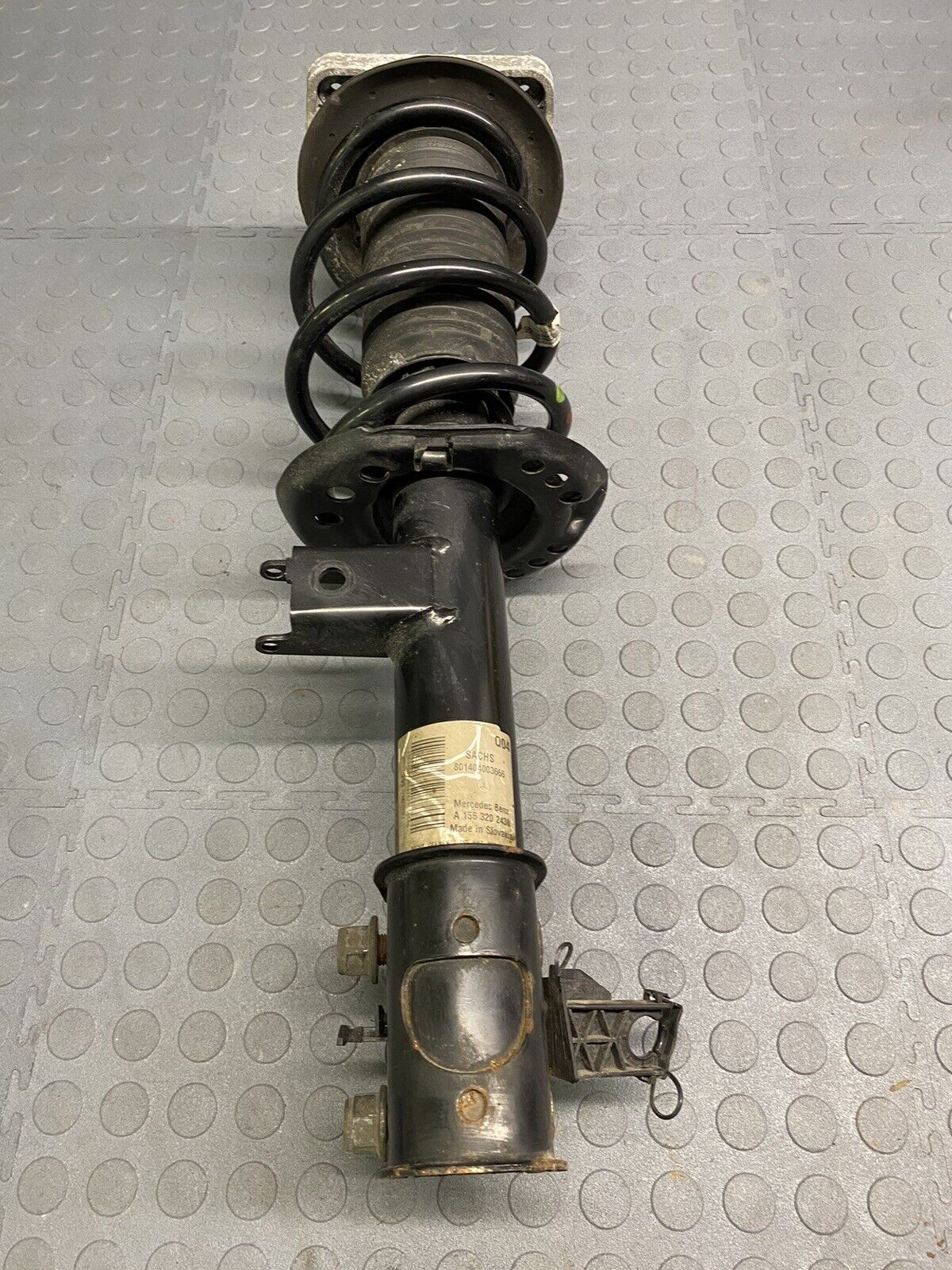 17 18 19 INFINITI QX30 FRONT RIGHT PASSENGER SIDE SHOCK ABSORBER STRUT OEM 60k