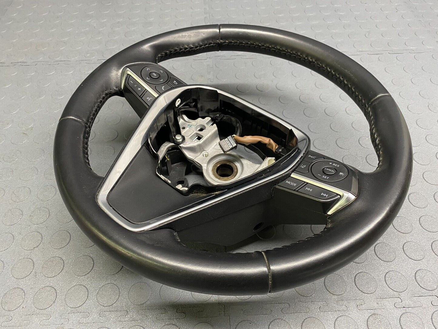 18 19 20 21 22 23 TOYOTA CAMRY STEERING WHEEL BLACK LEATHER CRUISE CONTROL ACC