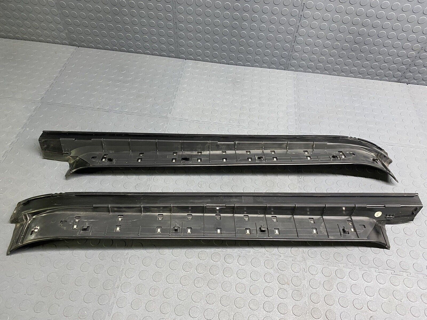 03-12 Mercedes R230 SL500 SL550 SL600 Door Step Sill Left and Right Set OEM