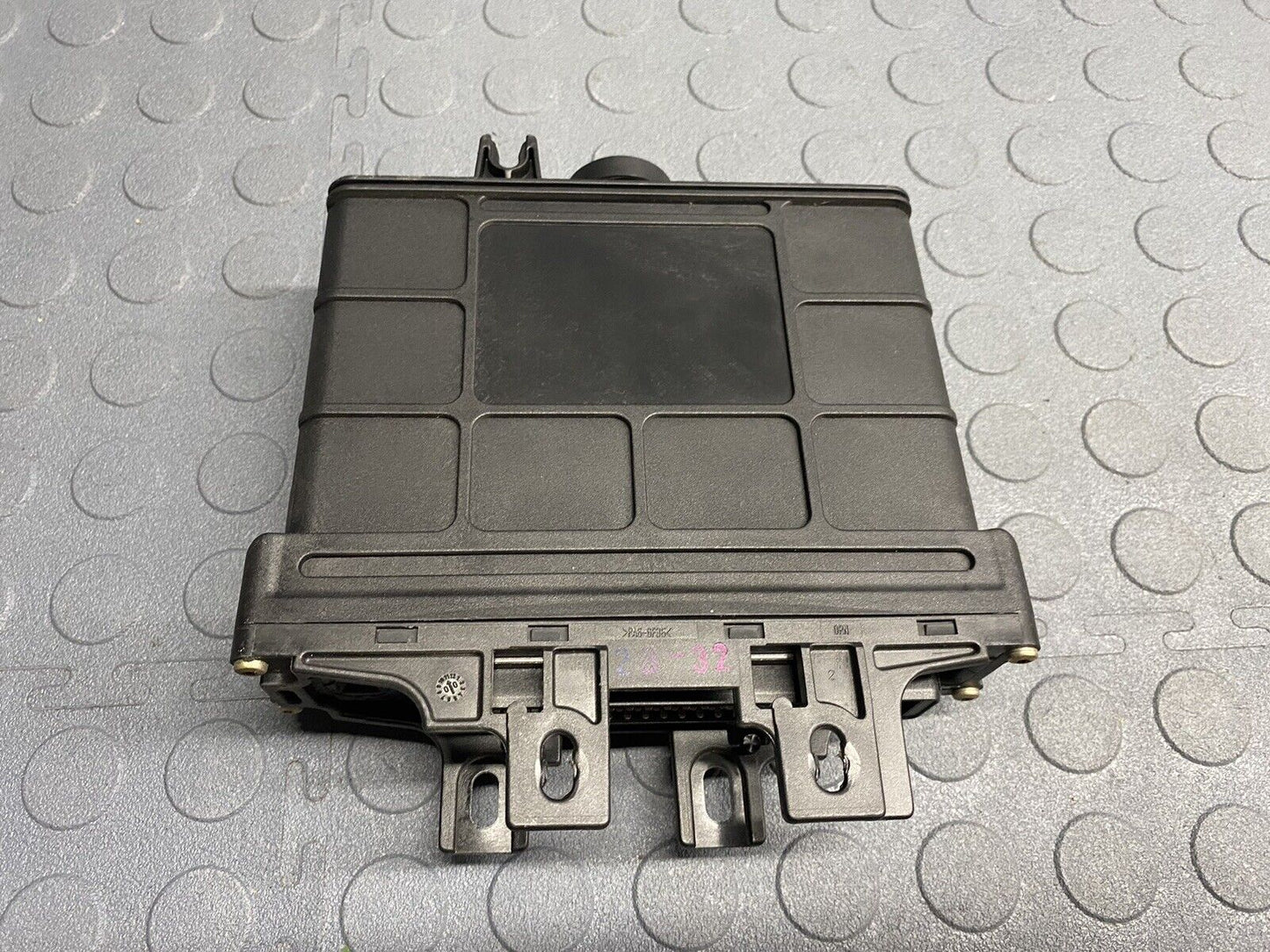 TRANSMISSION CONTROL MODULE COMPUTER 01 02 03 VW EUROVAN - 01P927733CE