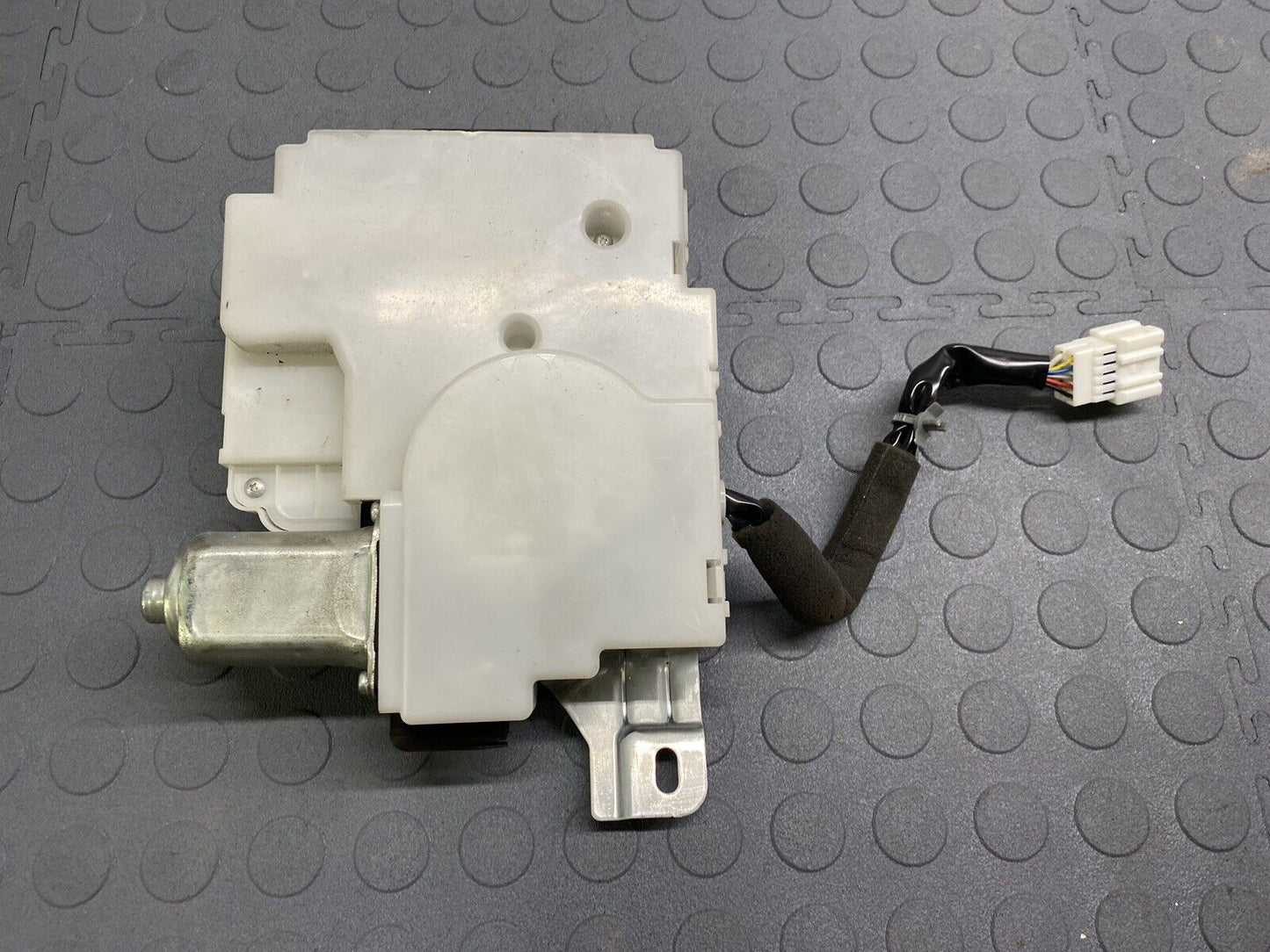 2011 - 2017 NISSAN QUEST REAR TAILGATE HATCH POWER LOCK LATCH ACTUATOR OEM