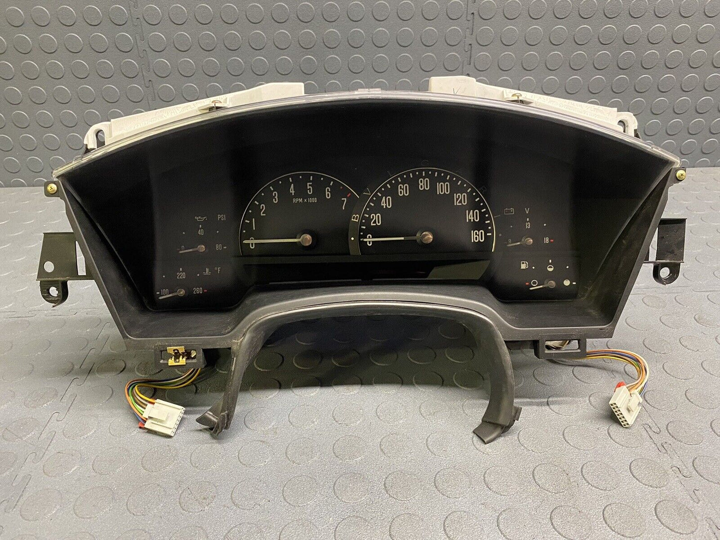 04-05 Cadillac XLR Instrument Gauge Cluster Speedometer 21993924 OEM 65k Miles