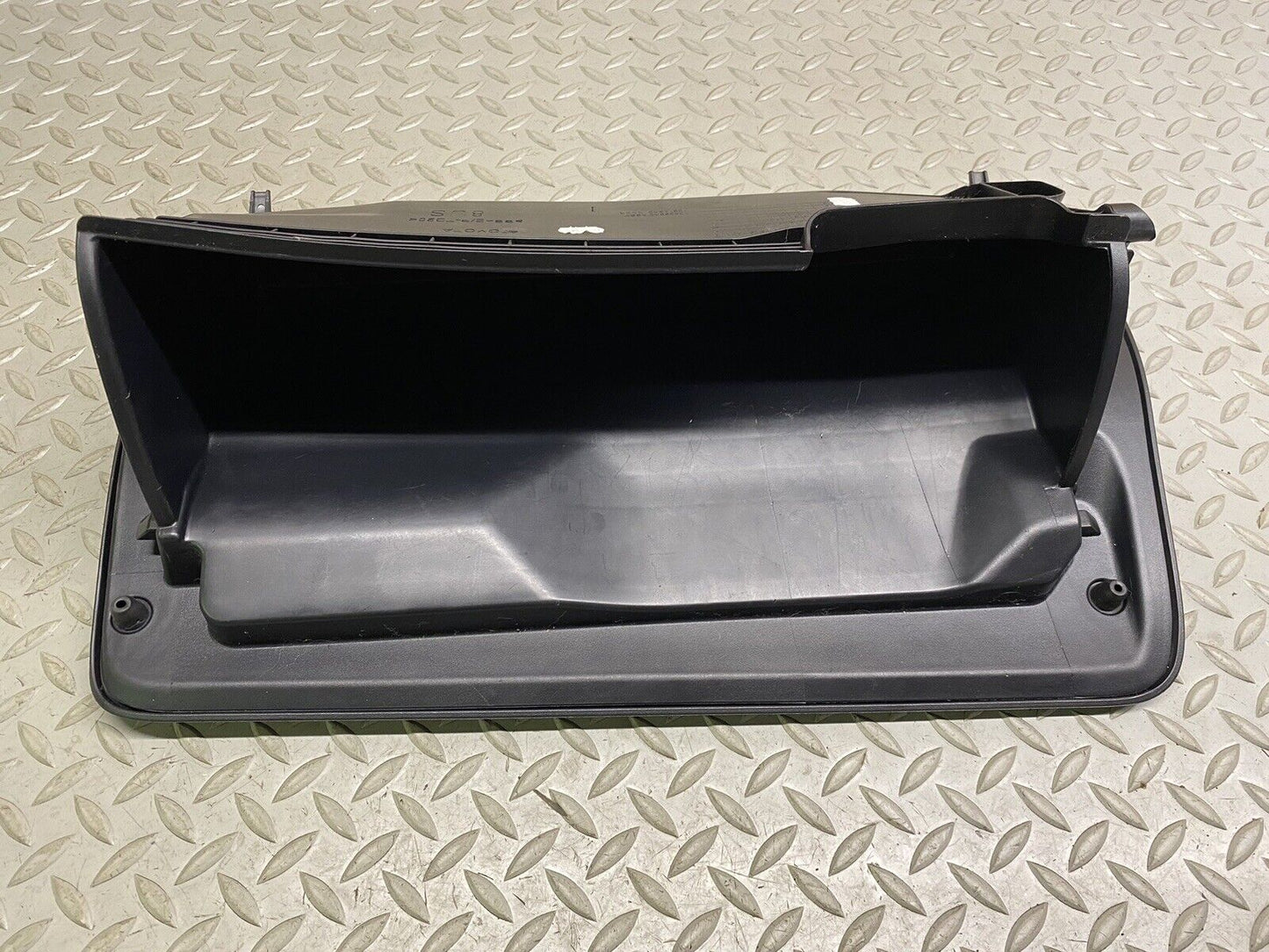 2014 2015 2016 2017 2018 TOYOTA YARIS GLOVE BOX COMPARMENT FRANCE BUILT