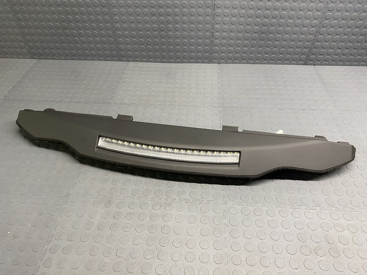 2014-2020 MASERATI QUATTROPORTE REAR WINDOW ROLLER SUNSHADE THIRD BRAKE LIGHT