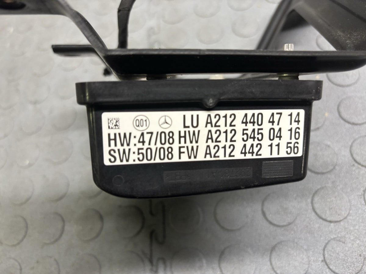 2010-2013 Mercedes W212 E350 E63 Adaptive Cruise Control Radar Sensor w Bracket