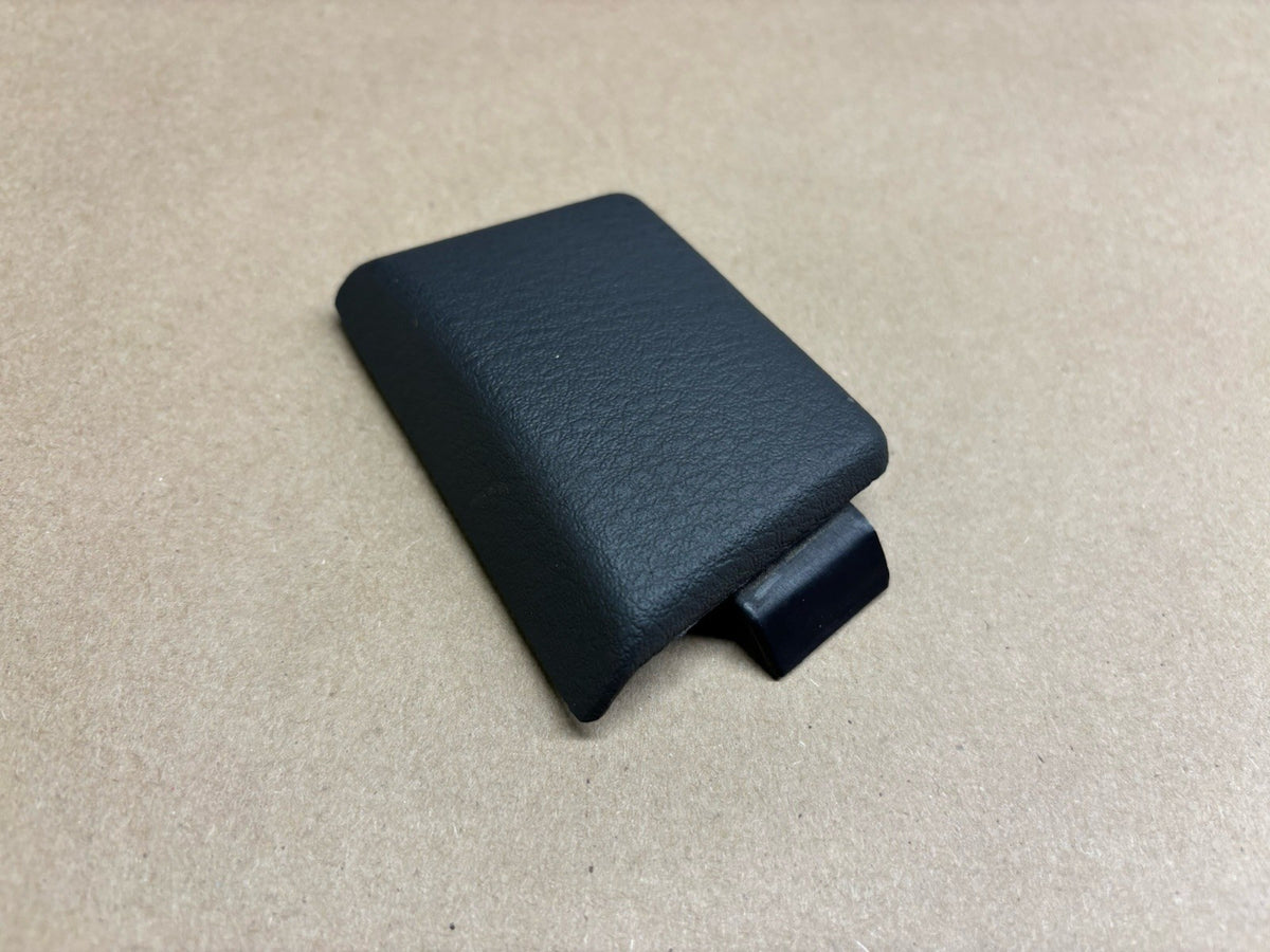 2002-2005 Ford Thunderbird LEFT DRIVER SIDE SEAT BELT TRIM COVER CAP BLACK OEM