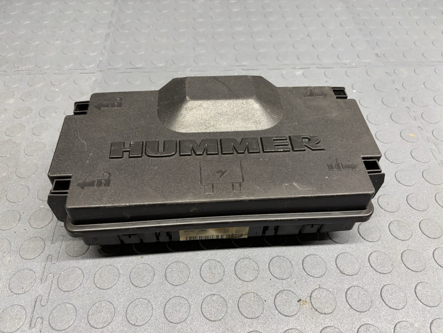 06 07 HUMMER H3 FRONT ENGINE COMPT FUSE RELAY JUNCTION BOX BLOCK OEM 15791564