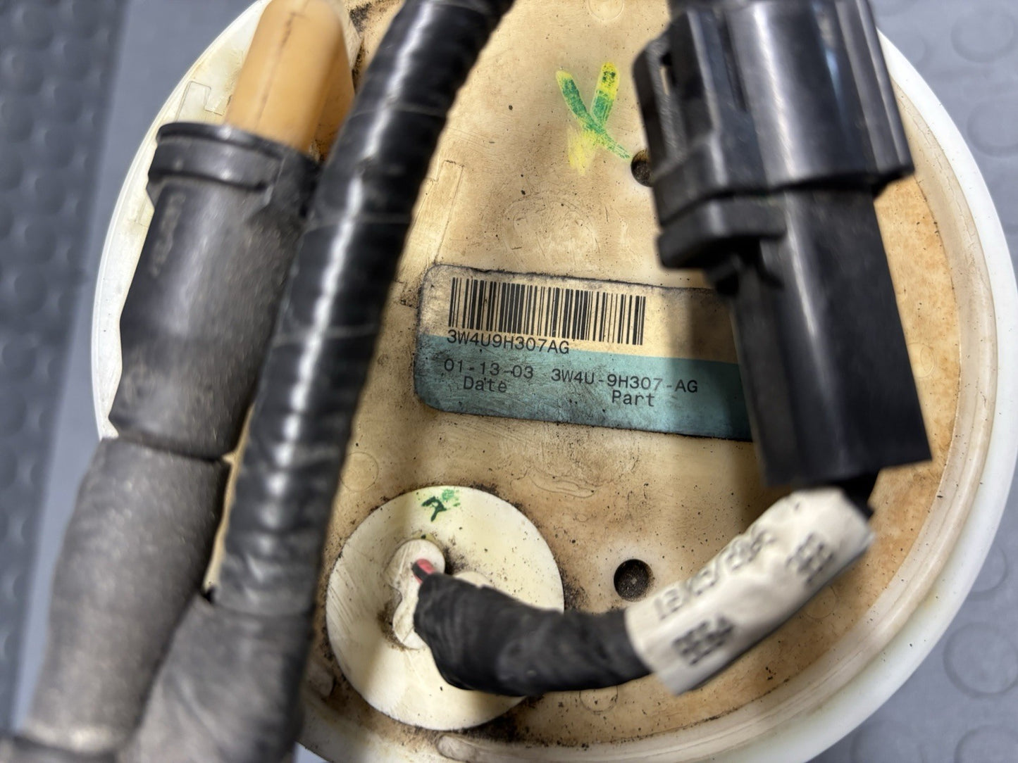 03-05 FORD THUNDERBIRD 3.9 LEFT RIGHT JET FUEL GAS TRANSFER PUMP SENDING UNIT