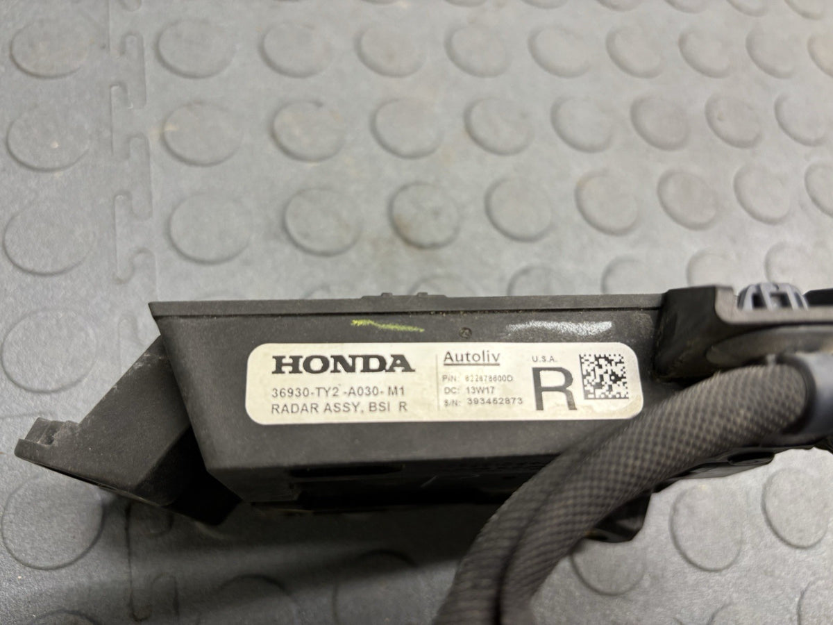 RIGHT 2014-2017 ACURA RLX BLIND SPOT SENSOR Radar Module PASSENGER