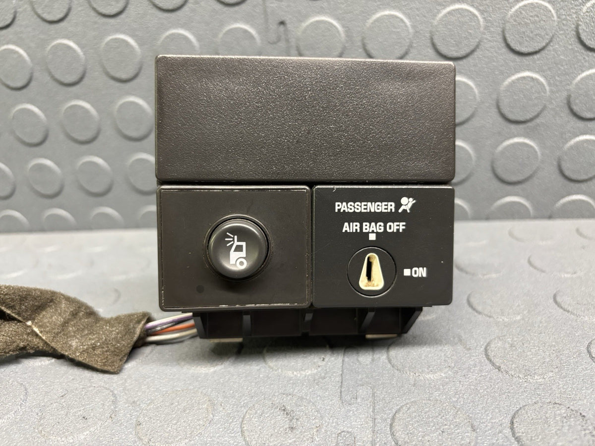 99-06 Silverado 2500HD AUX Auxiliary Marker Light Roof Cab Switch WITH HARNESS!
