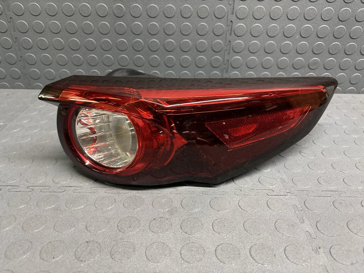 16-23 MAZDA CX-9 CX9 RIGHT PASSENGER SIDE OUTER TAILLIGHT TAIL LAMP