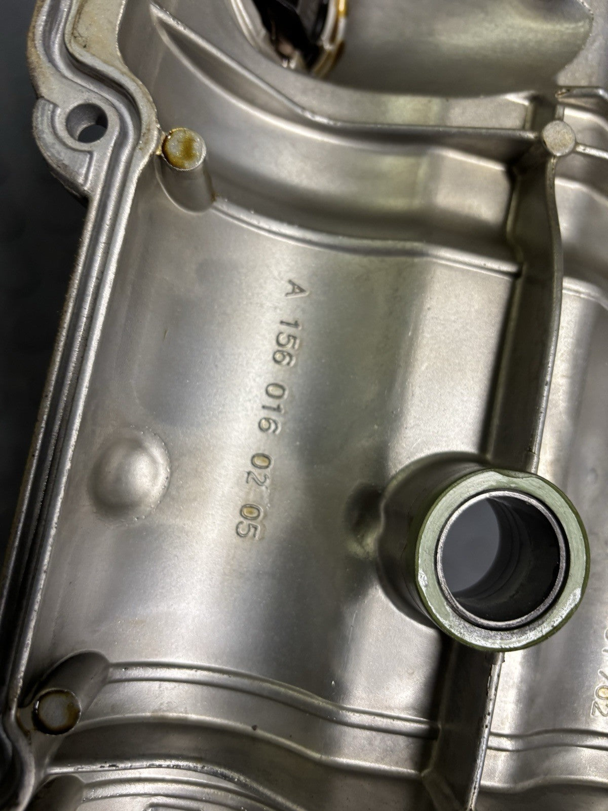 MERCEDES E63 AMG W211 M156 OEM LEFT RIGHT ENGINE VALVE COVER SET NICE!