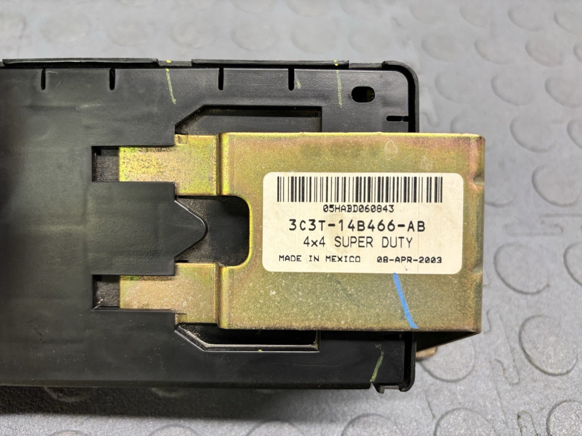 2002-2003 Ford F250 F350 Excursion 4x4 Interior GEM Module 3C3T-14B205-AB
