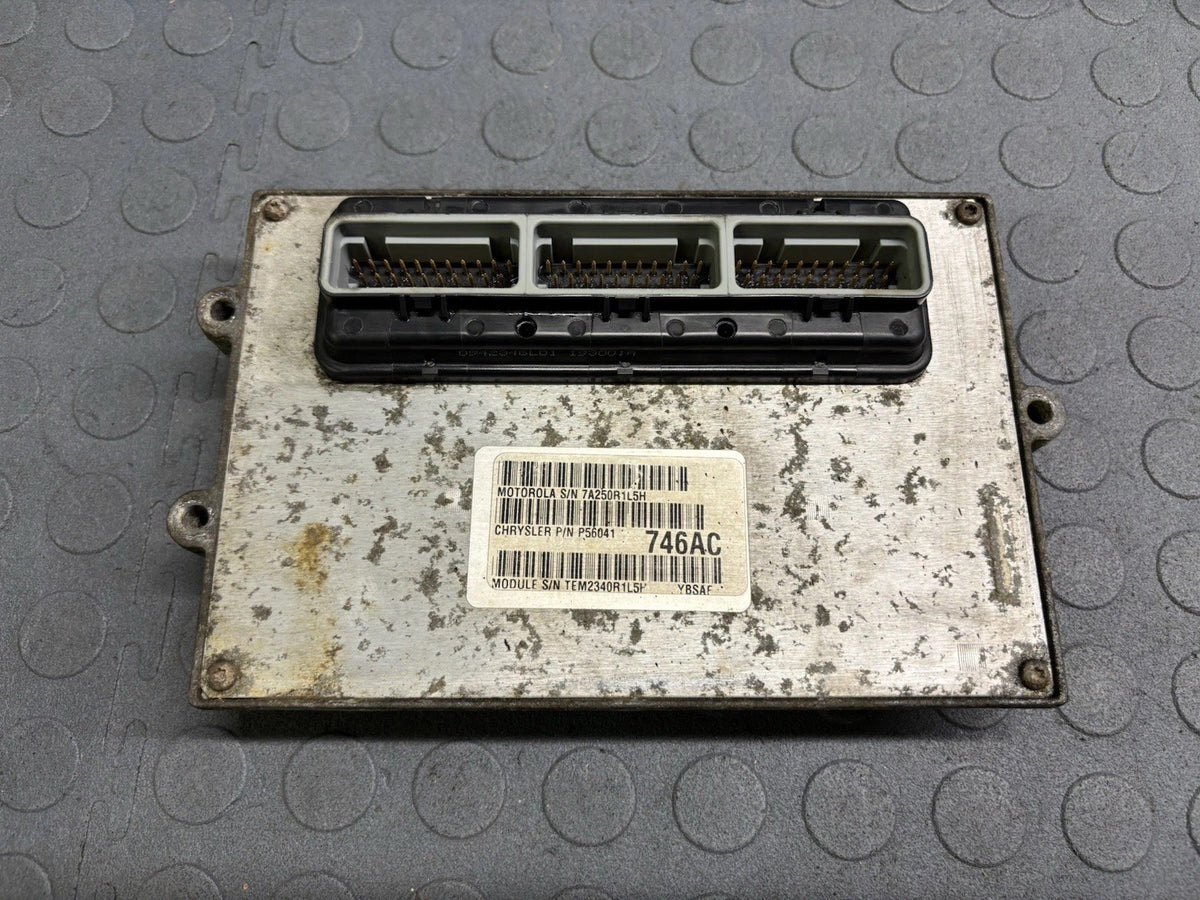 01 JEEP WRANGLER 4.0L A/T Engine Computer 56041746AC ECM