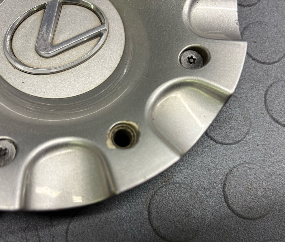 98-05 Lexus GS300 GS400 GS430 OZ 18" Wheel Hub Center Cap Cover RARE