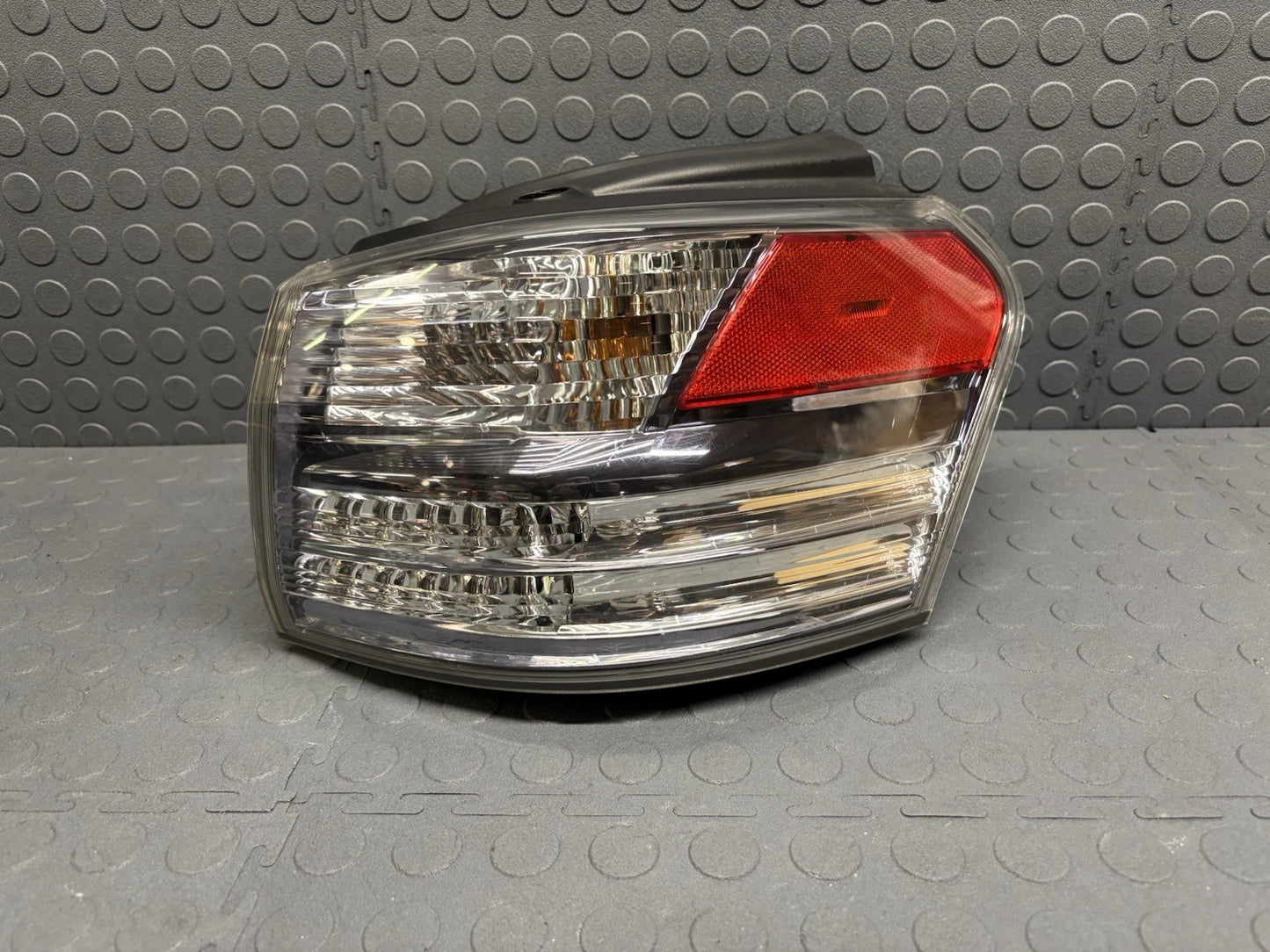 Lexus HS250H 2010-2012 Passenger Right Tail light Taillight HS250