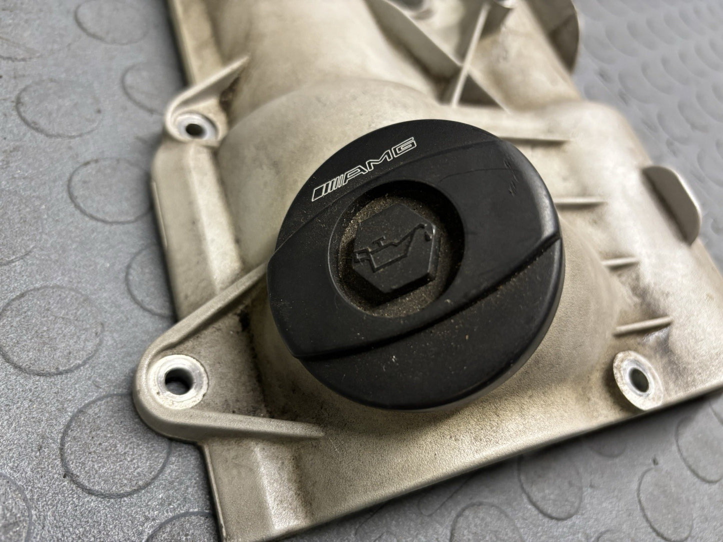 MERCEDES E63 AMG W211 M156 OEM LEFT RIGHT ENGINE VALVE COVER SET NICE!