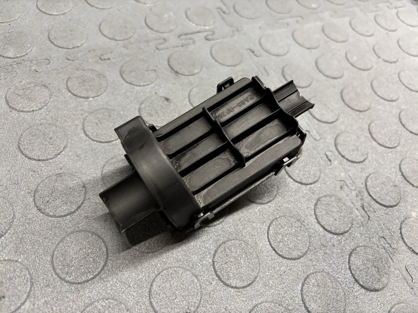 2004-2006 Silverado Sierra Tahoe SARVC Battery Control Module 15263889 15137027