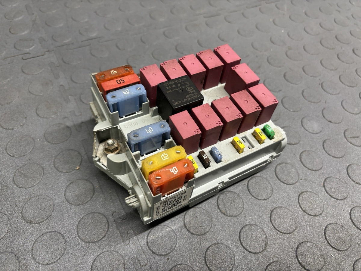17-24 DODGE RAM PROMASTER 1500 2500 ENGINE FUSE RELAY JUNCTION BOX 68305537AB