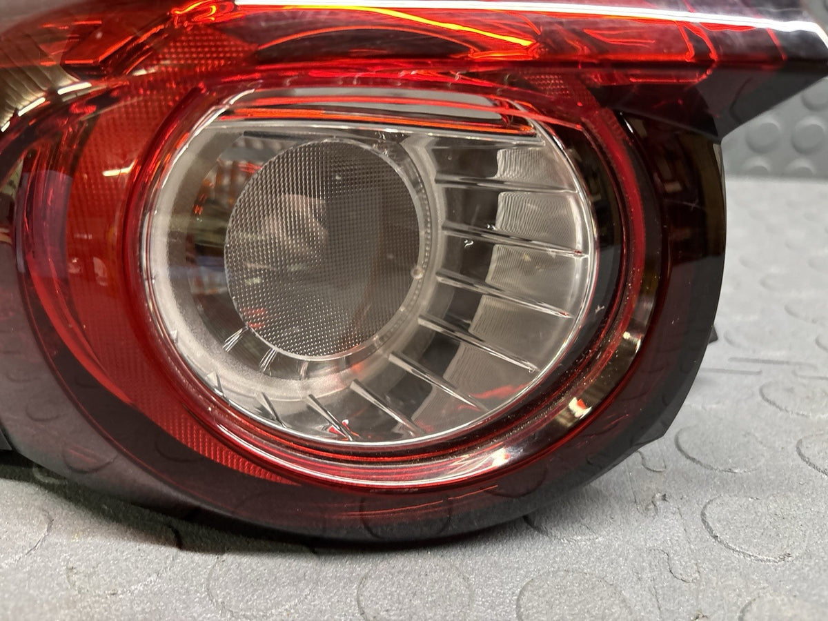 2016 - 2023 MAZDA CX-9 LEFT DRIVER SIDE OUTER TAILLIGHT TAIL LIGHT LAMP OEM CX9