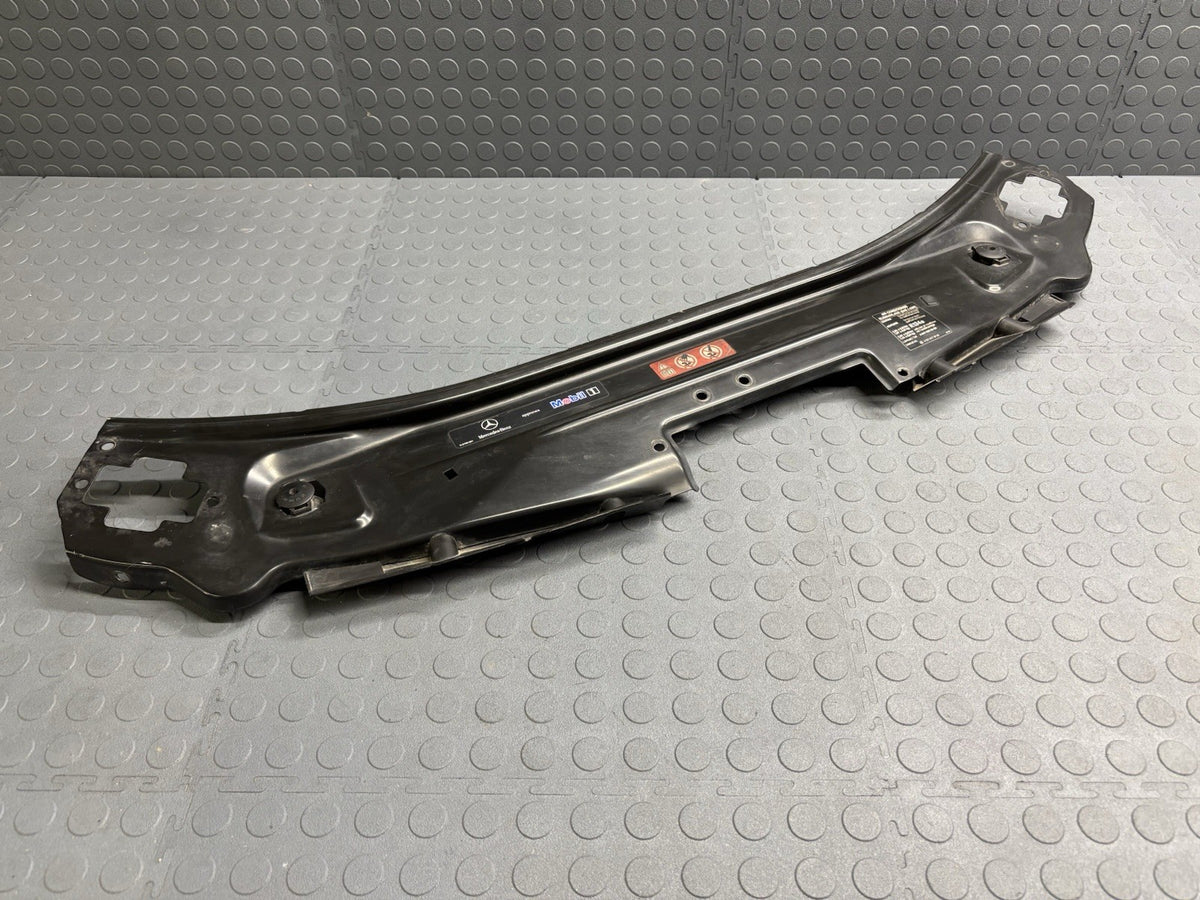 07-13 Mercedes W221 S550 Front Upper Radiator Support Bracket Bar OEM