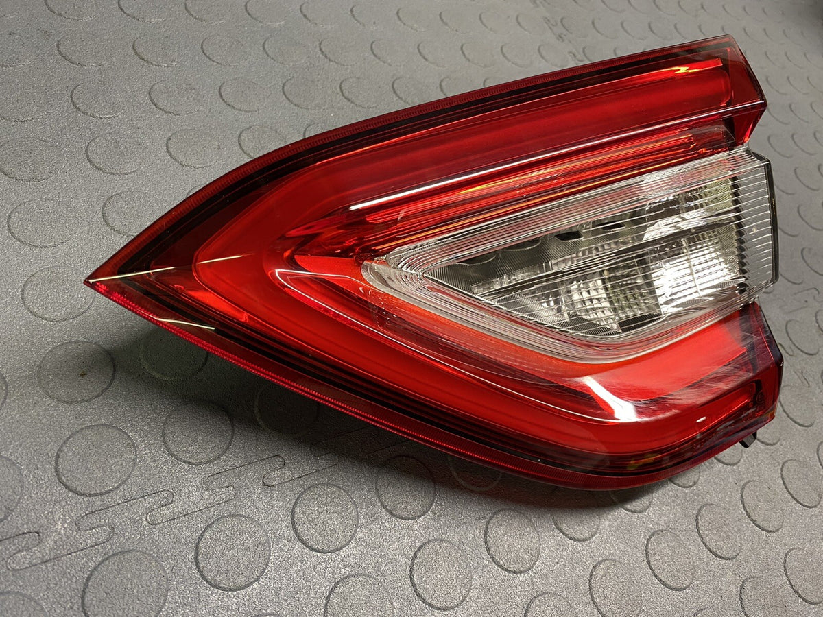 MASERATI LEVANTE REAR RIGHT SIDE INNER TAILLIGHT LIGHT LAMP OEM 2017 - 2020