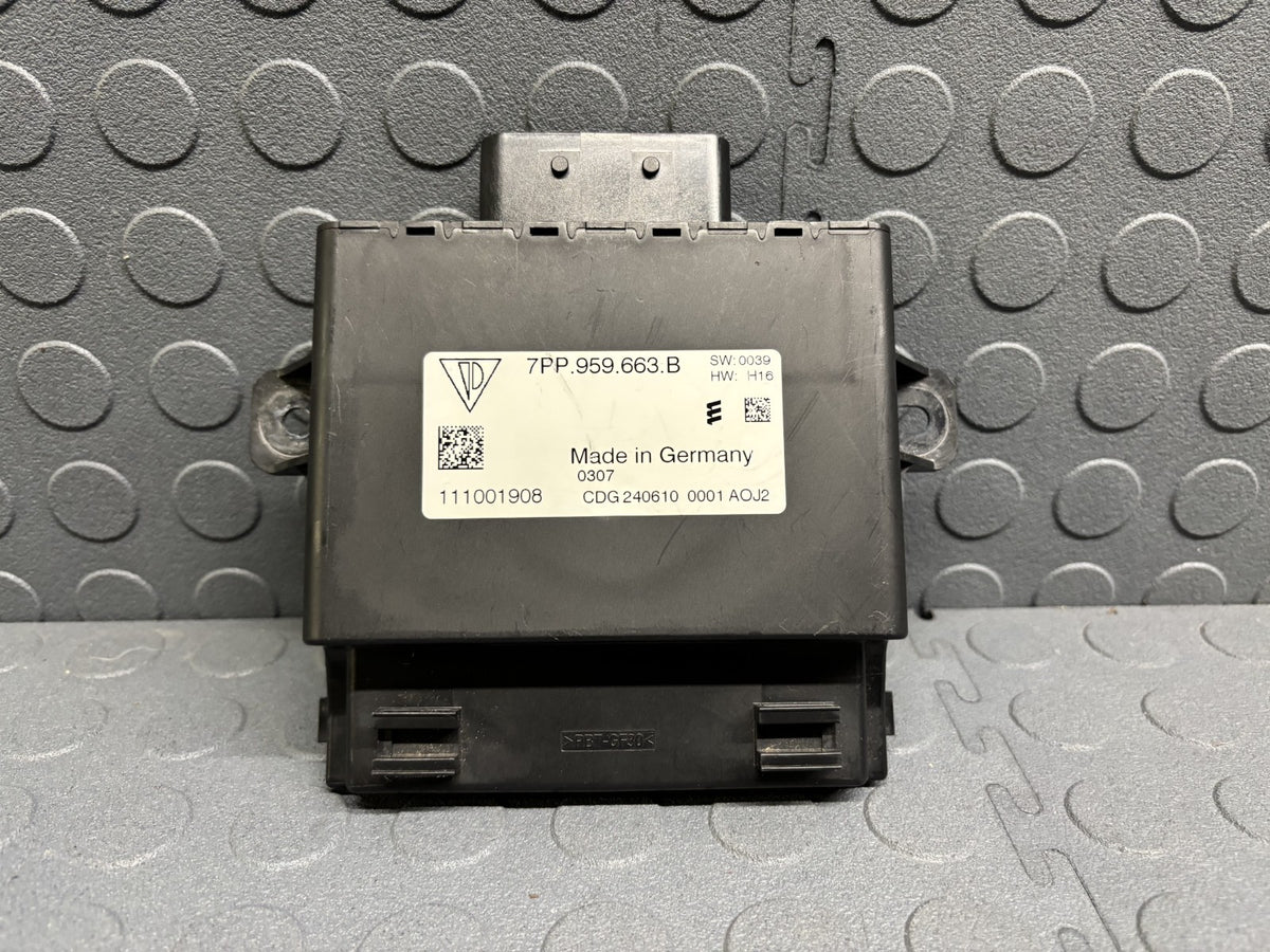10-18 Porsche Panamera Voltage Regulator Control Module 7PP959663