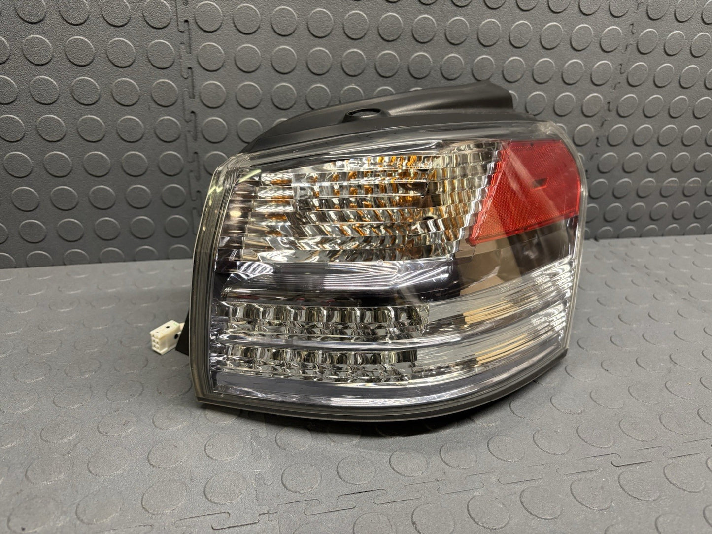 Lexus HS250H 2010-2012 Passenger Right Tail light Taillight HS250