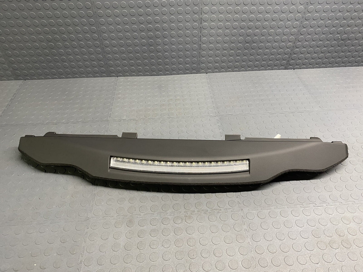 2014-2020 MASERATI QUATTROPORTE REAR WINDOW ROLLER SUNSHADE THIRD BRAKE LIGHT