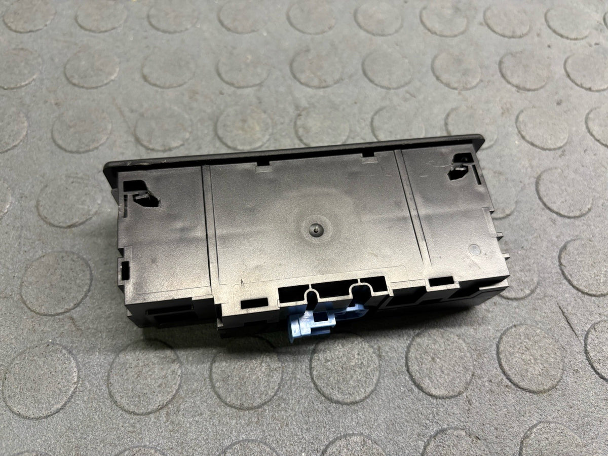 MERCEDES E CLASS E63 W213 2018-2021 USB AUX SD CARD PORT PANEL A2138200401