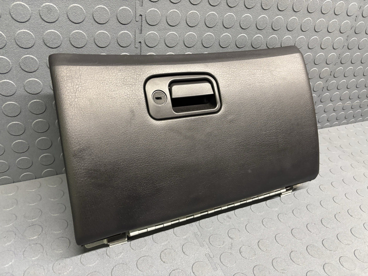 02-05 FORD THUNDERBIRD DASH GLOVE BOX COMPARTMENT STORAGE DOOR LID BLACK