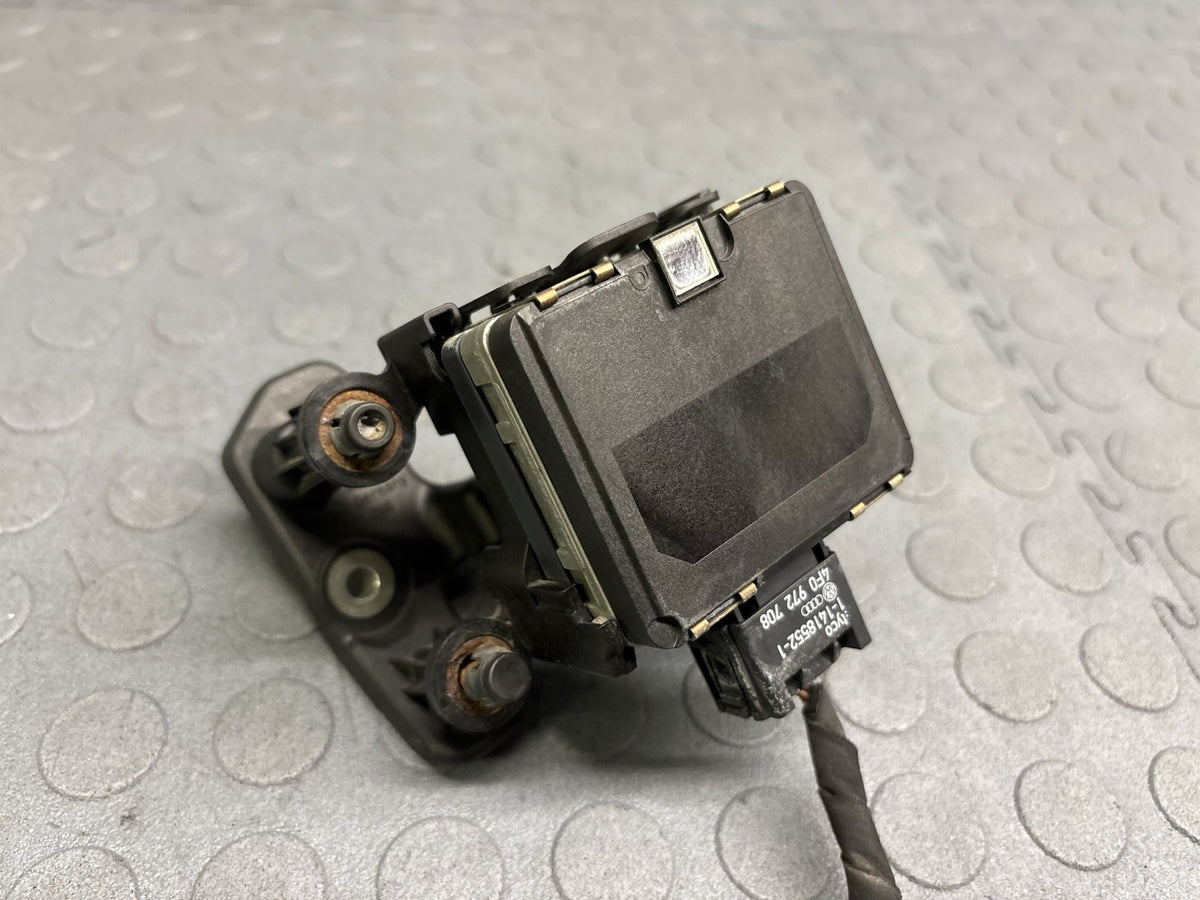 16-19 VW Passat ACC Adaptive Cruise Control Distance Radar Sensor Bracket