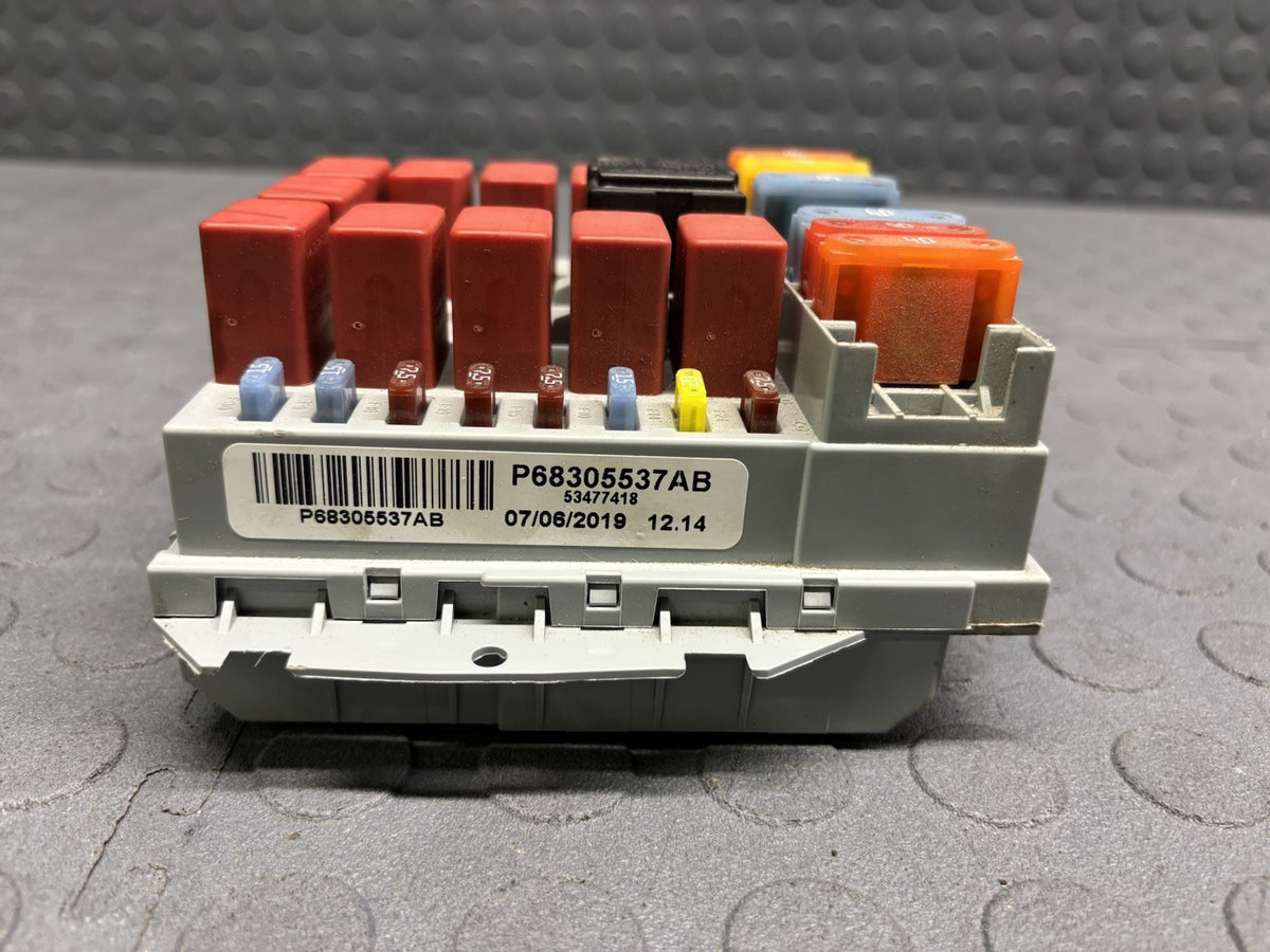 17-24 DODGE RAM PROMASTER 1500 2500 UNDERHOOD FUSE RELAY JUNCTION BOX 68305537AB
