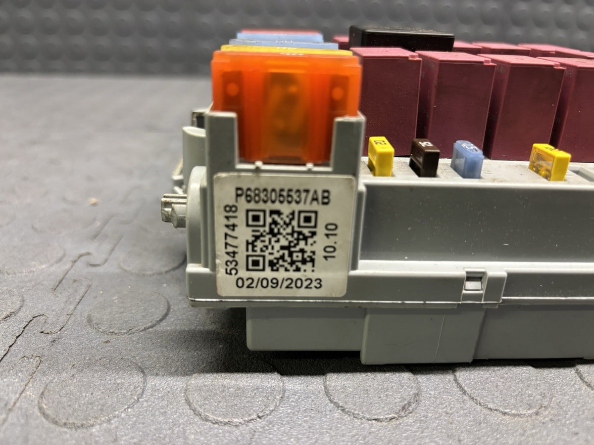 17-24 DODGE RAM PROMASTER 1500 2500 ENGINE FUSE RELAY JUNCTION BOX 68305537AB