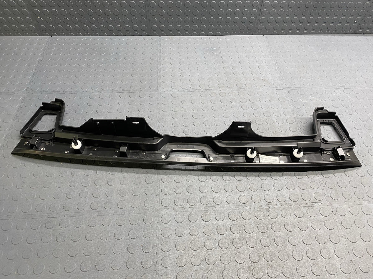 VOLVO V90 D4 REAR BOOT SILL TRIM LOADING PLATE PANEL 39840924  2016-2020