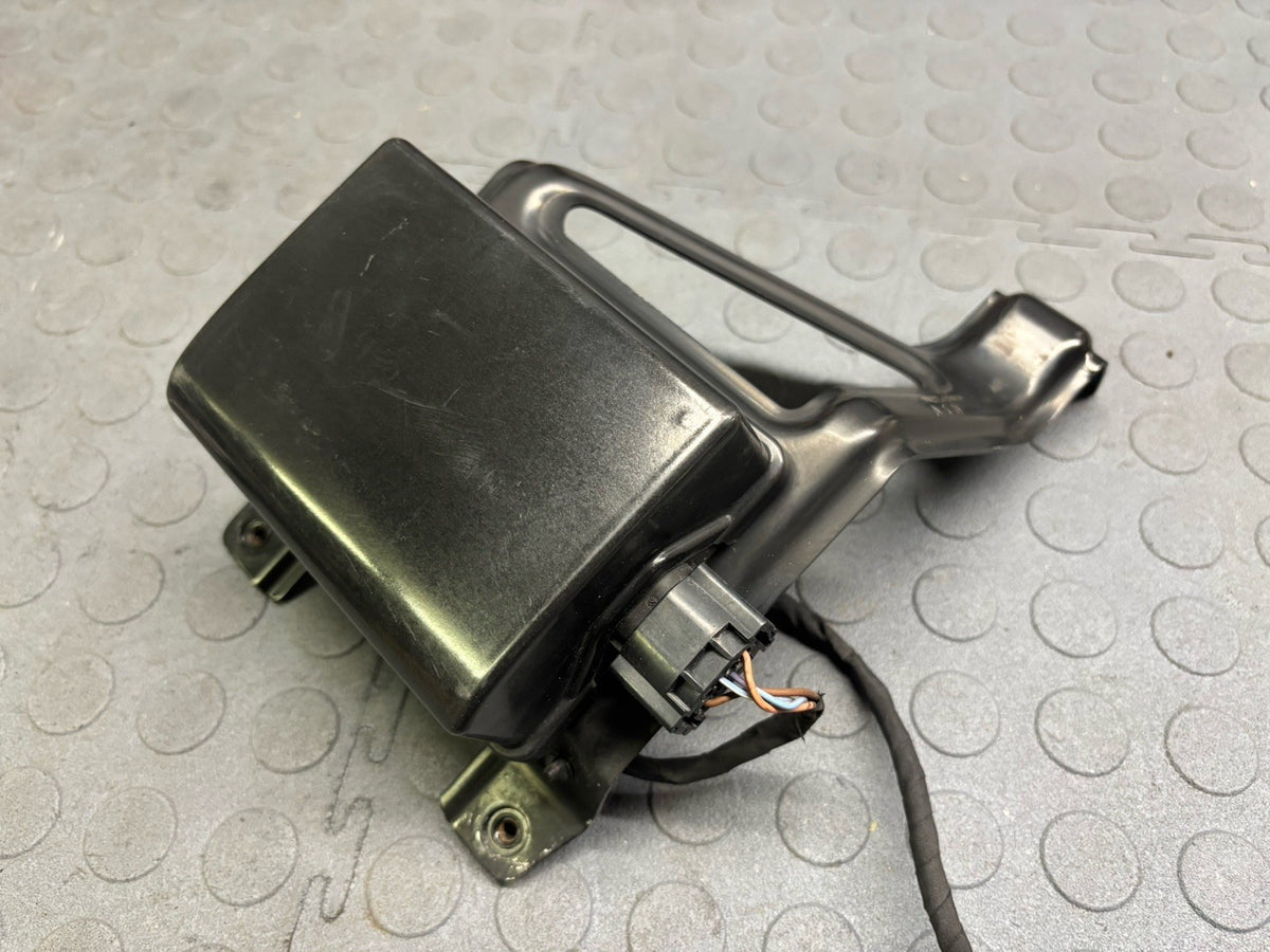 2010-2013 Mercedes W212 E350 E63 Adaptive Cruise Control Radar Sensor w Bracket