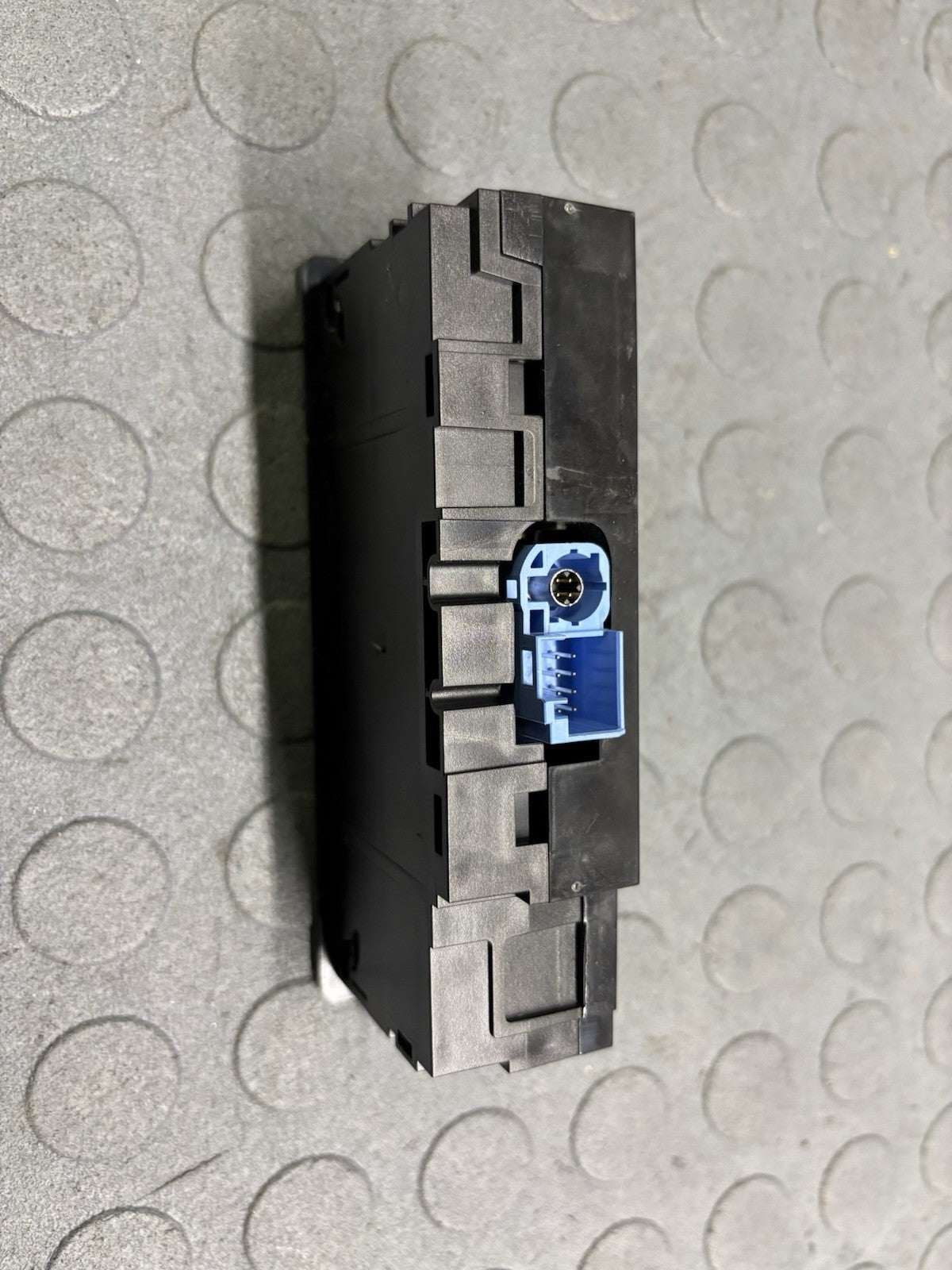 MERCEDES E CLASS E63 W213 2018-2021 USB AUX SD CARD PORT PANEL A2138200401