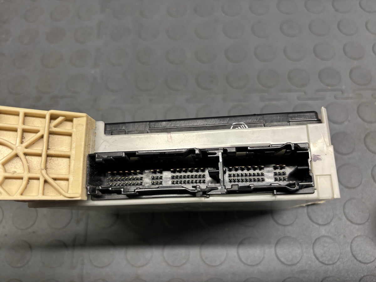 89221-04050 TOYOTA TACOMA MPX BODY CONTROL MODULE FUSE BOX
